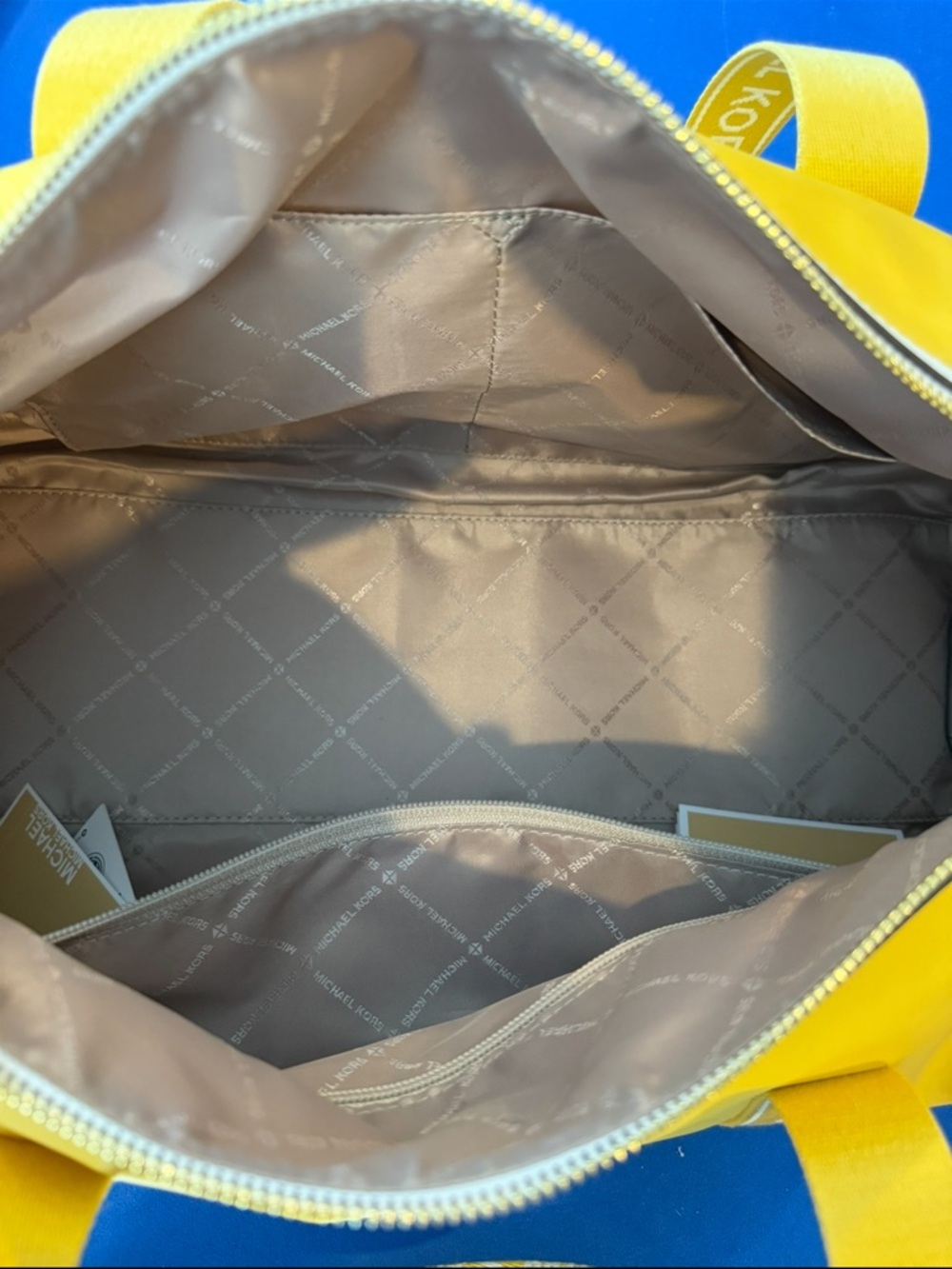 Michael Kors Yellow Weekend Duffel brand new with tags - Picture 4 of 5